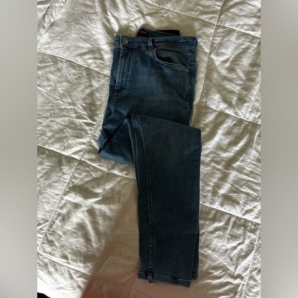 Women’s Blue Jeans‎